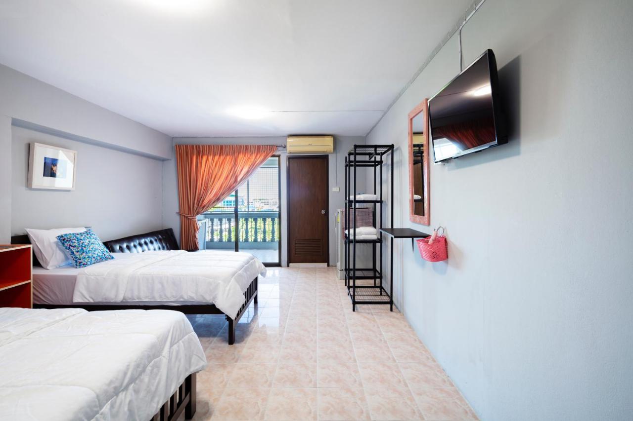 Penyos Suite Bangkok Exterior photo